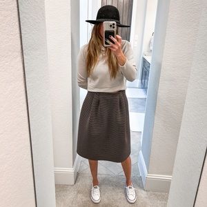 BLVD Avante Garde Pleated Skirt. Size Medium.